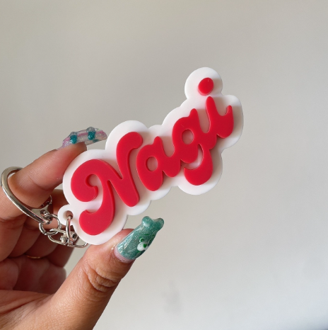OSHI KEY（オシキー）オリジナルネームキーホルダー 推し活  アクリル素材使用可 愛い９色 名入れ ギフト