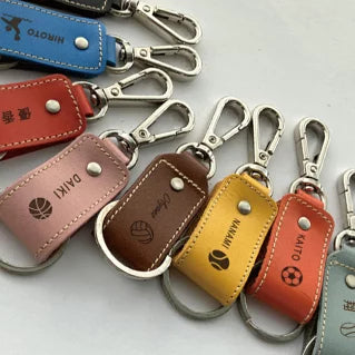 豊富なカラバリ！本革 スポーツキーリング【名入れ無料】